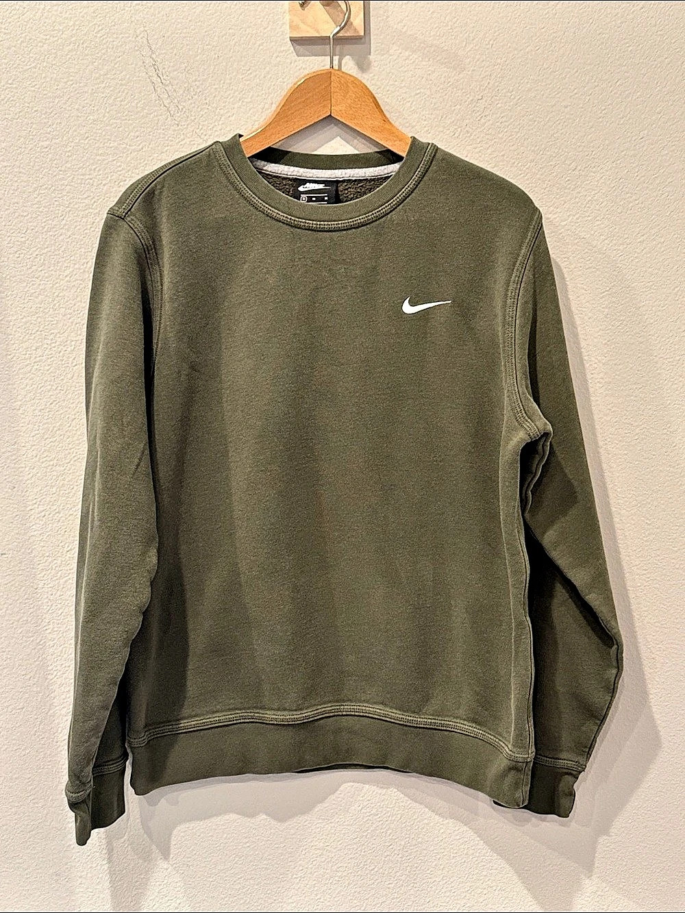 Nike Sportswear Club Fleece Crewneck Sweatshirt Sage Green Women’s Medium